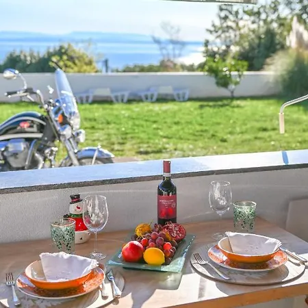 Opatija With Garden And Seaview شقة