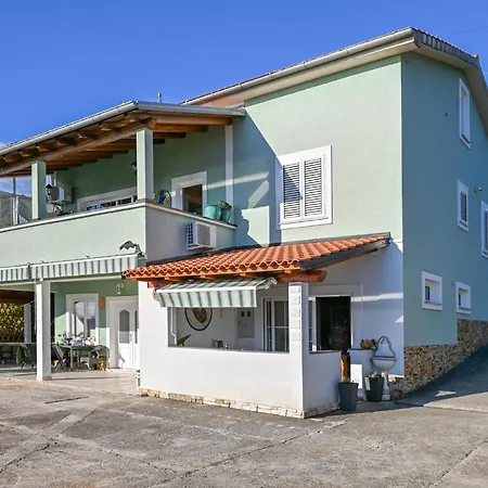 Apartamento Opatija With Garden And Seaview