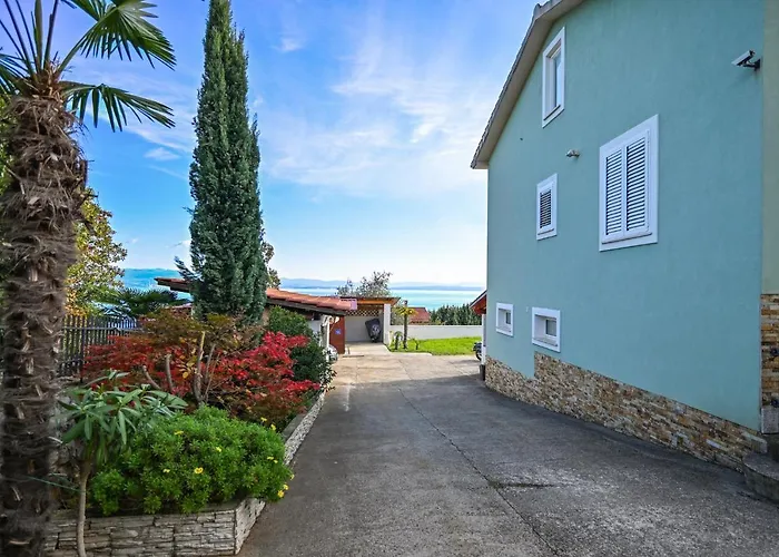 Apartment Opatija With Garden And Seaview Opric