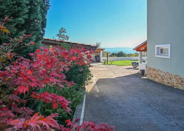 Apartment Opatija With Garden And Seaview