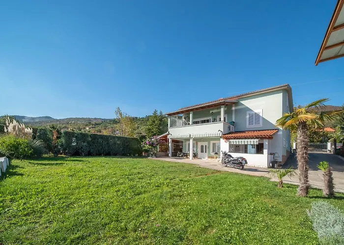 Apartment Opatija With Garden And Seaview *